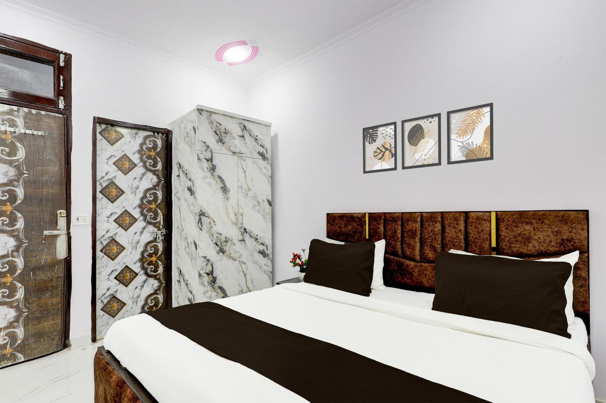 Hotel The Arrow Near Paschim Vihar Delhi  Buitenkant foto