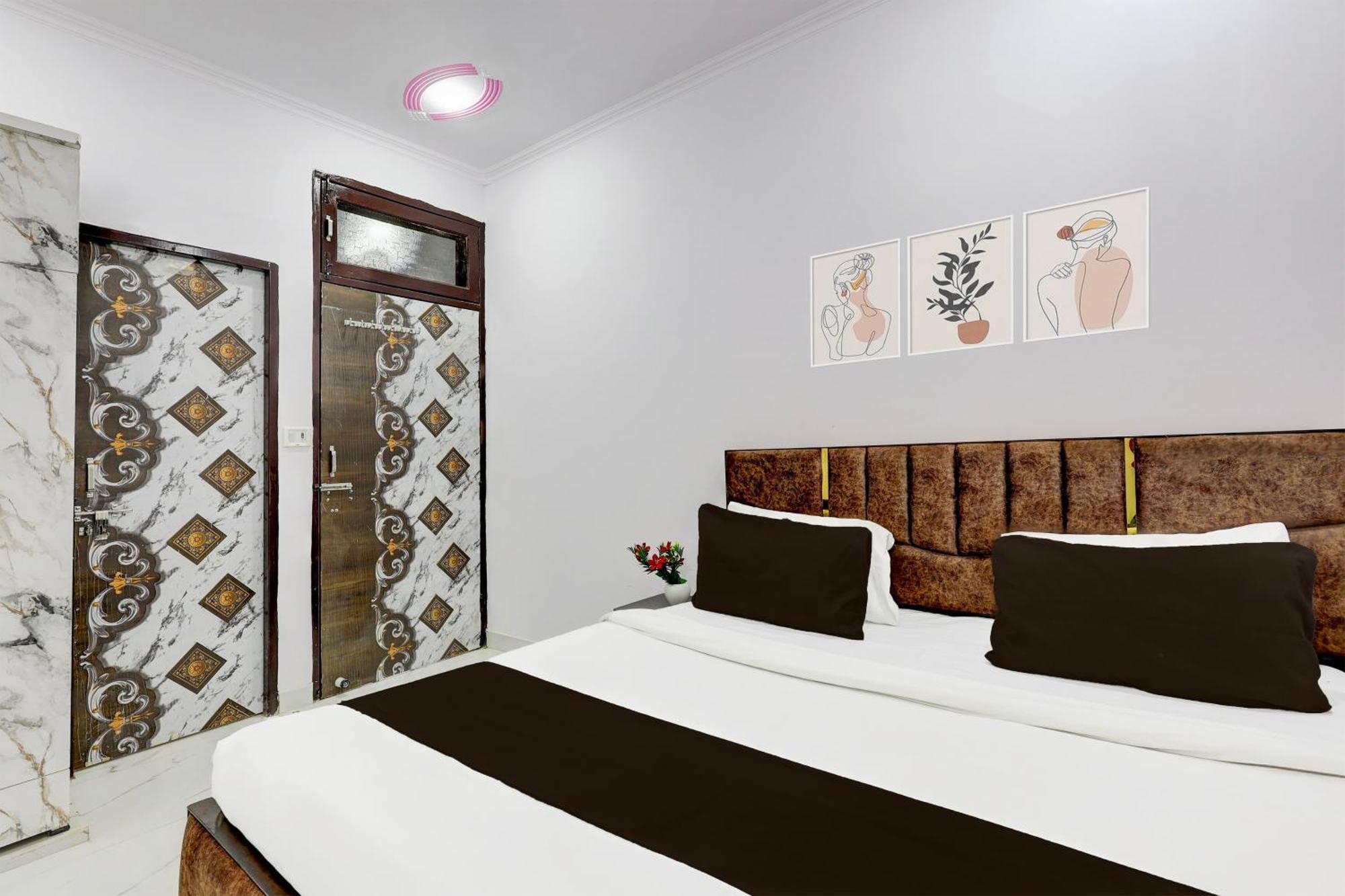 Hotel The Arrow Near Paschim Vihar Delhi  Buitenkant foto