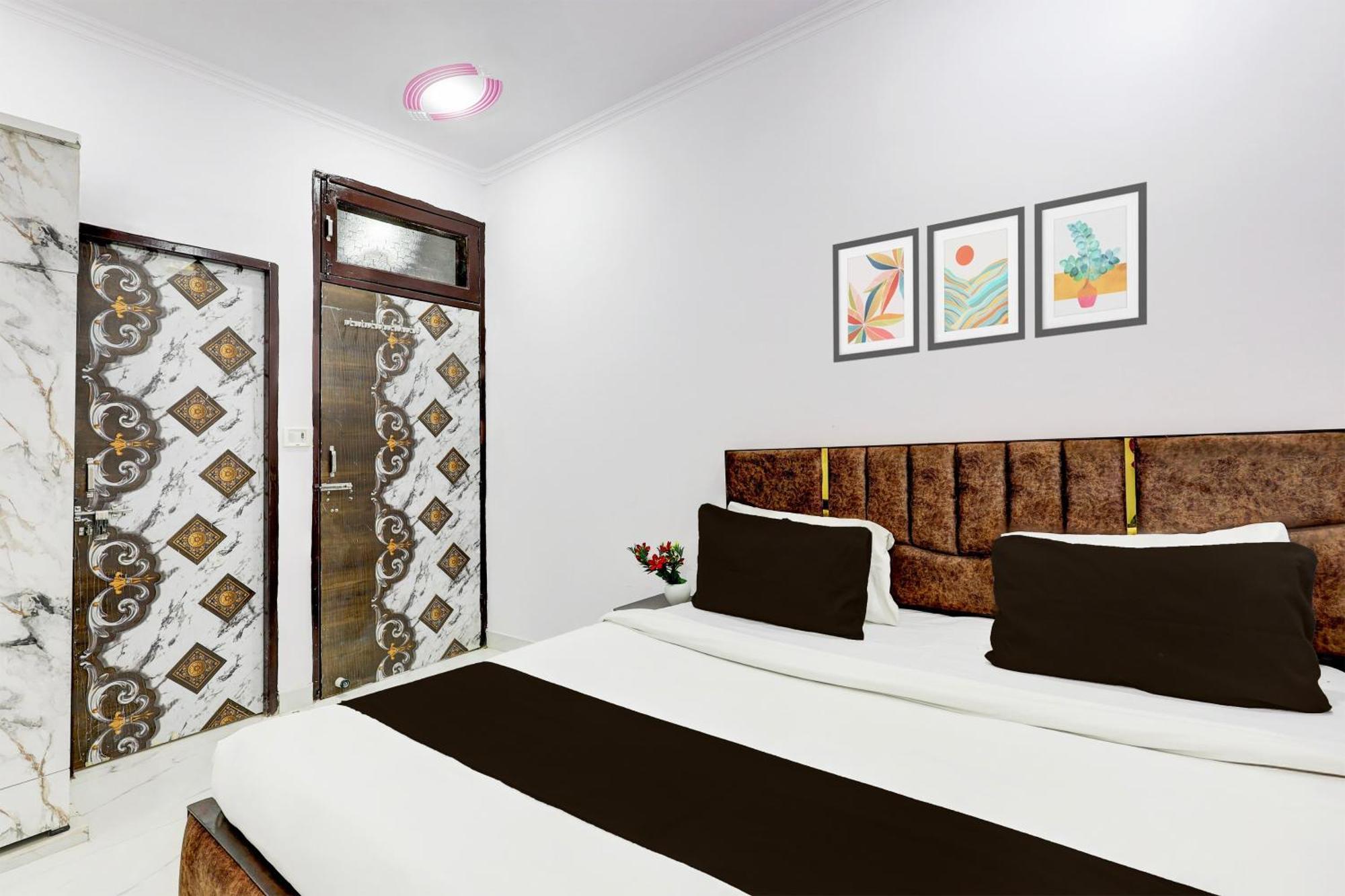Hotel The Arrow Near Paschim Vihar Delhi  Buitenkant foto